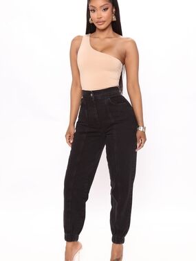Fashion Nova  Black High-Waist Jogger Jeans